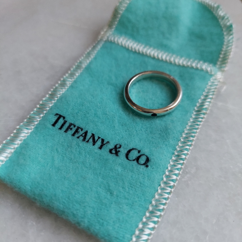 Tiffany and Co. Elsa Peretti Stacking ring with sapphire, size 6